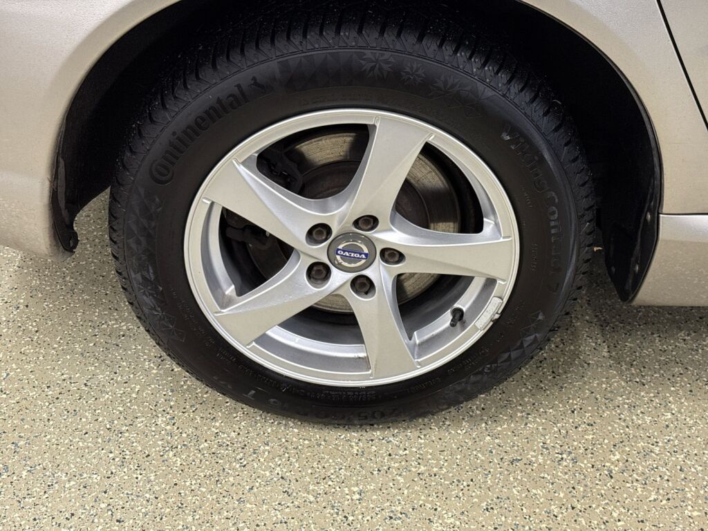 Volvo V70 2016 Ruskea