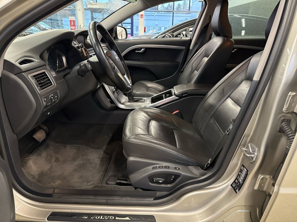 Volvo V70 2016 Ruskea