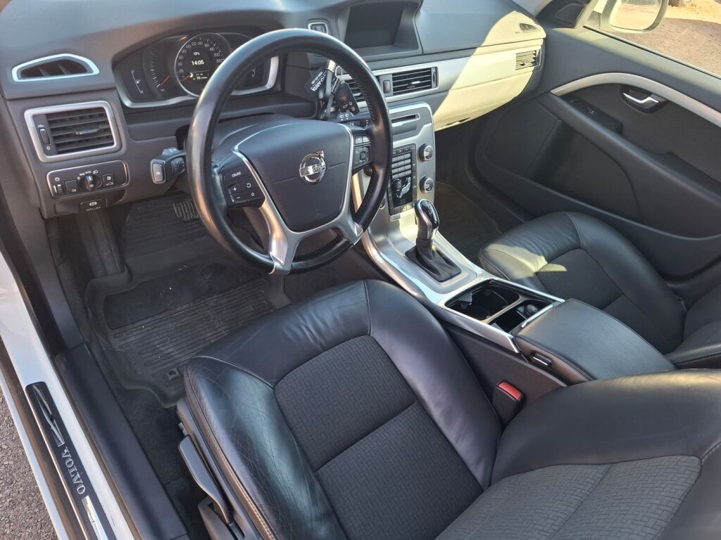 Volvo V70 2013 Valkoinen
