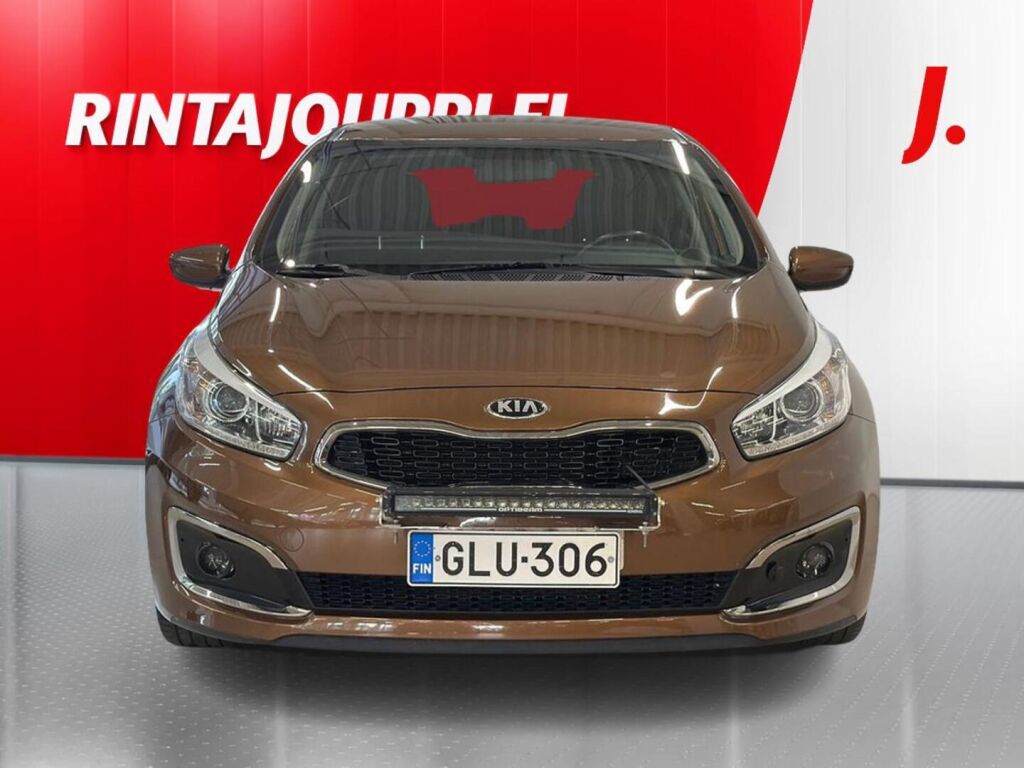 Kia Ceed 2016 Ruskea (beige)