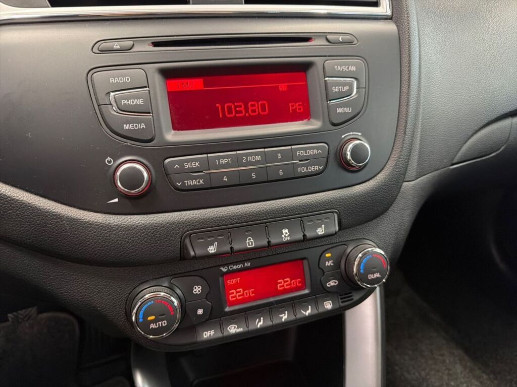 Kia Ceed 2016 Ruskea (beige)