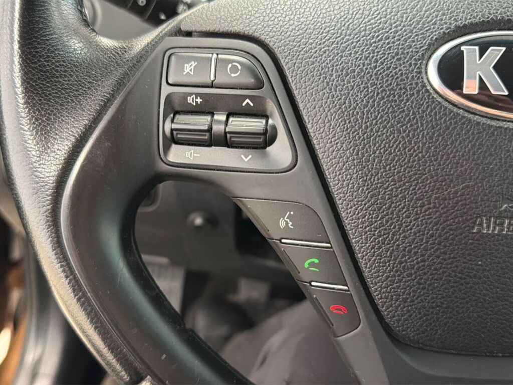 Kia Ceed 2016 Ruskea (beige)