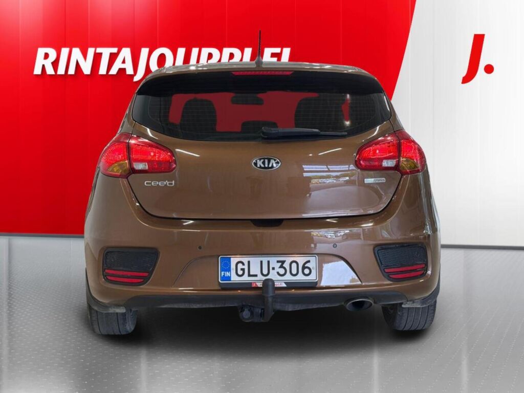 Kia Ceed 2016 Ruskea (beige)