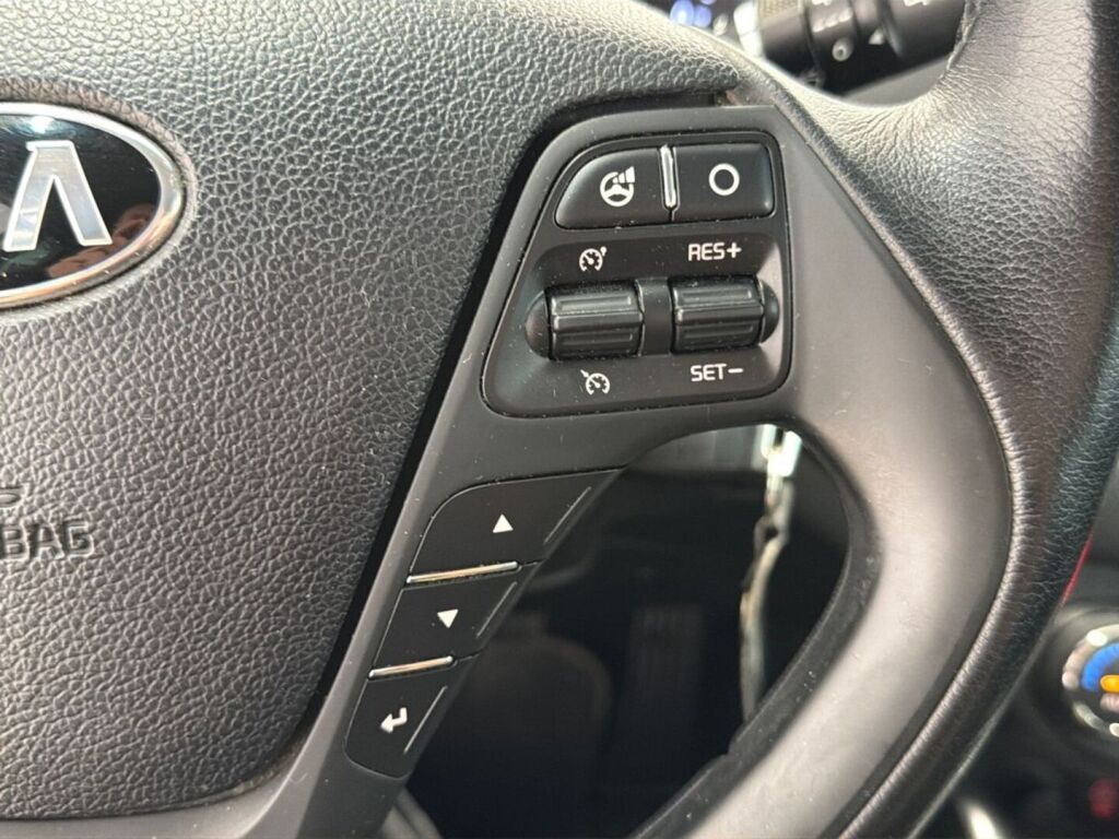 Kia Ceed 2016 Ruskea (beige)