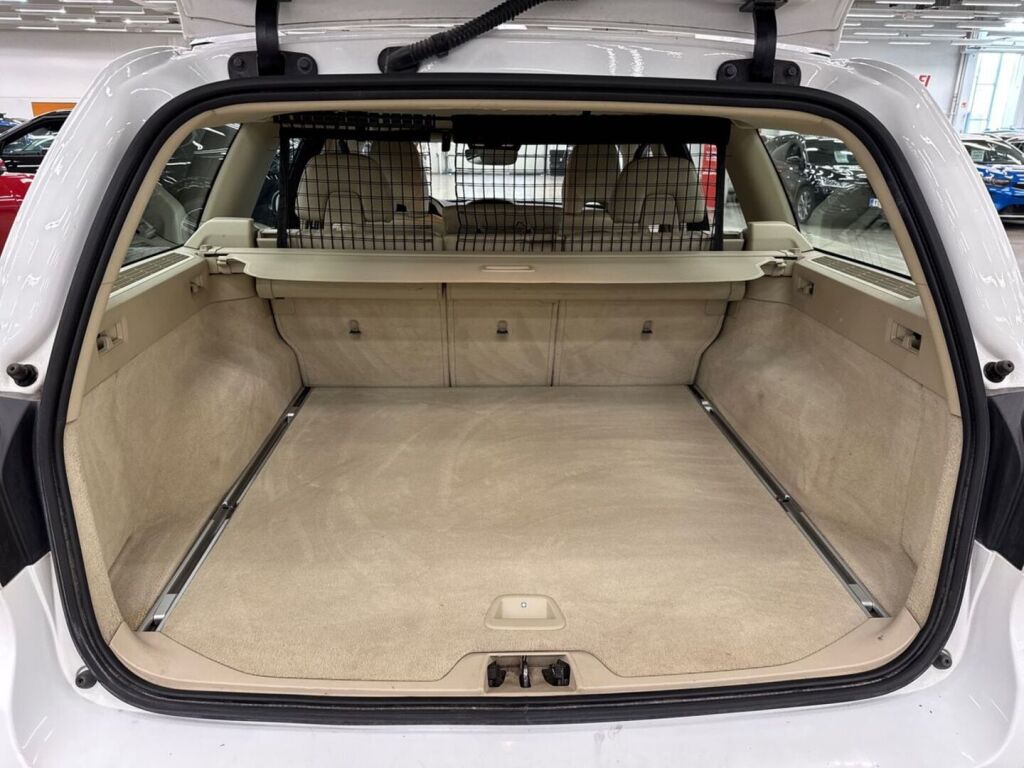 Volvo V70 2015 Valkoinen