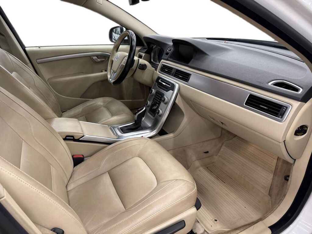 Volvo V70 2015 Valkoinen
