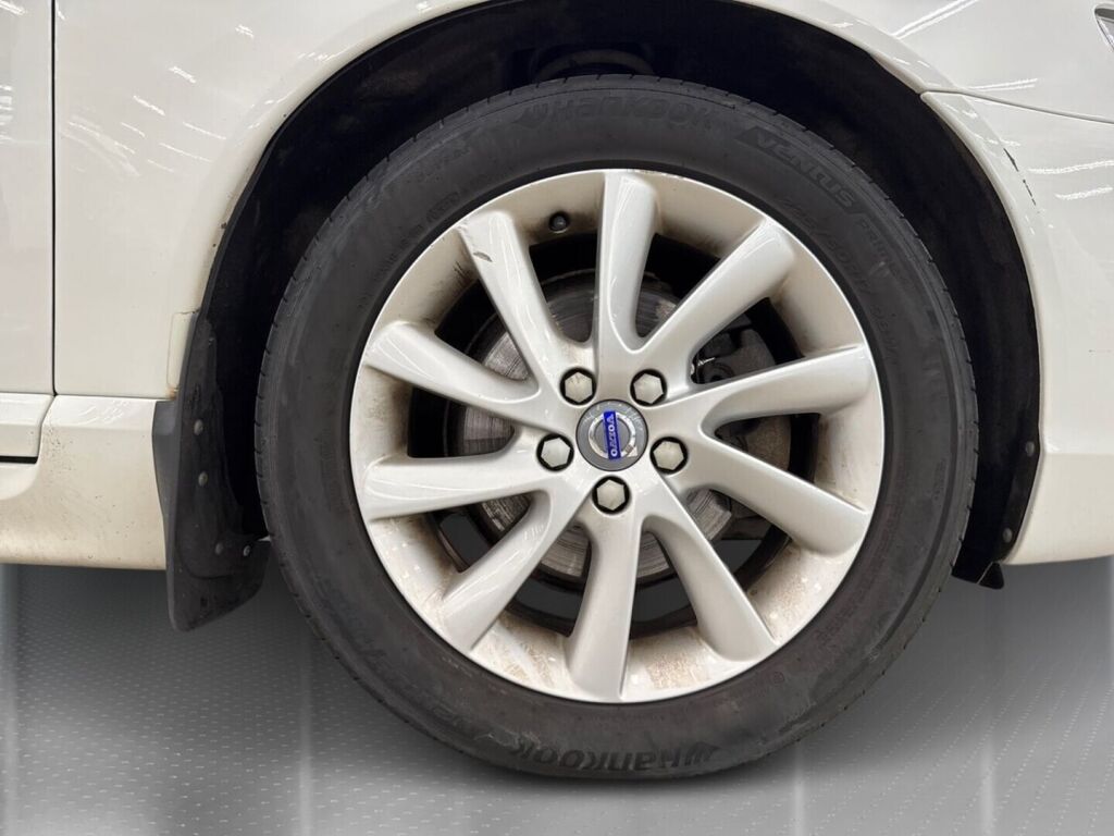 Volvo V70 2015 Valkoinen