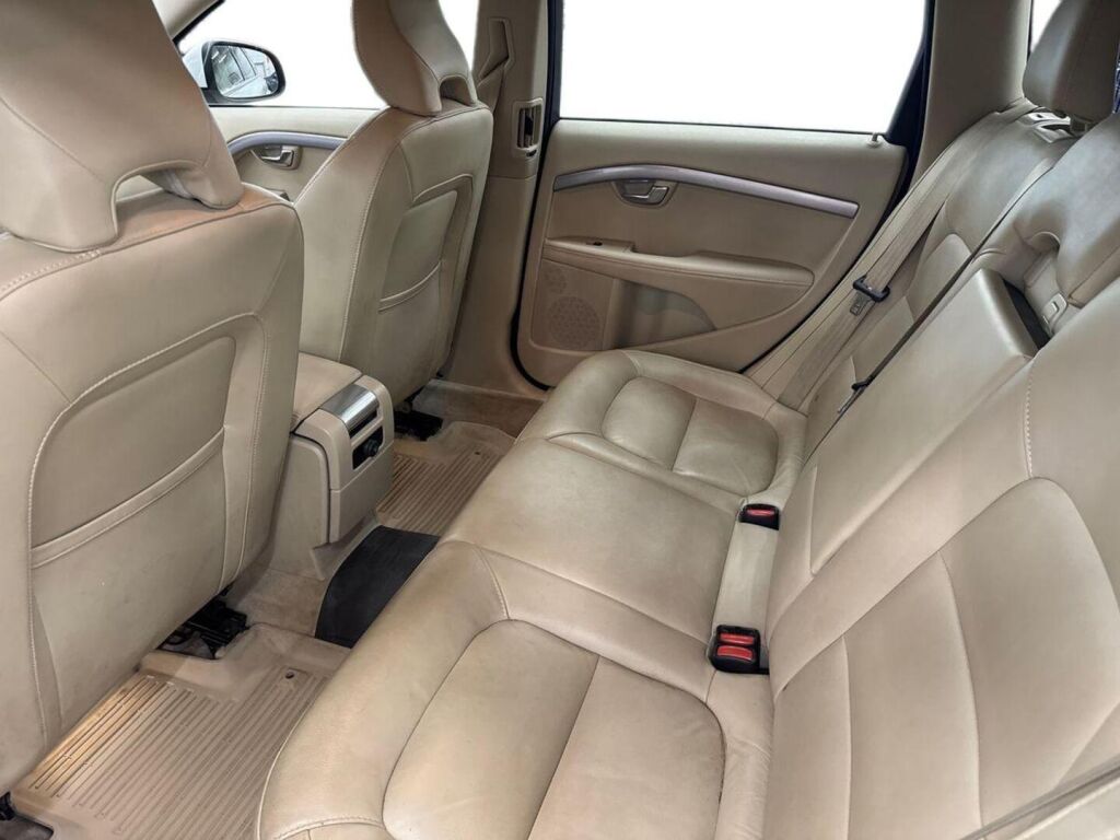Volvo V70 2015 Valkoinen