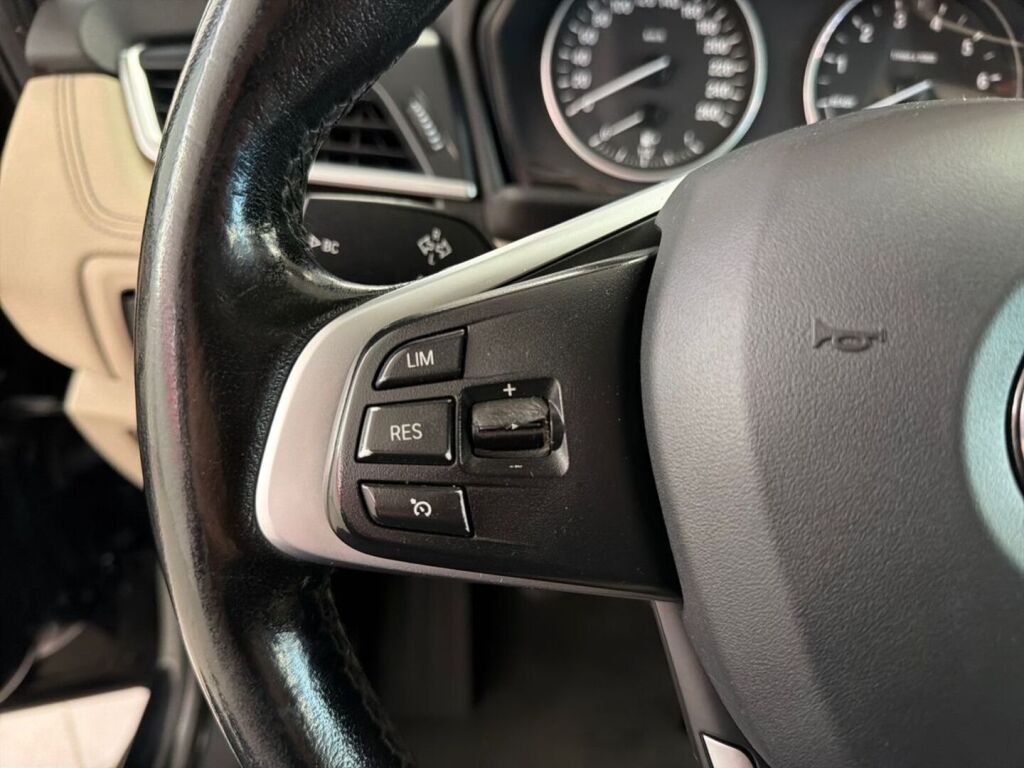 BMW 216 2016 Musta