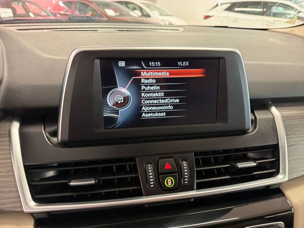 BMW 216 2016 Musta