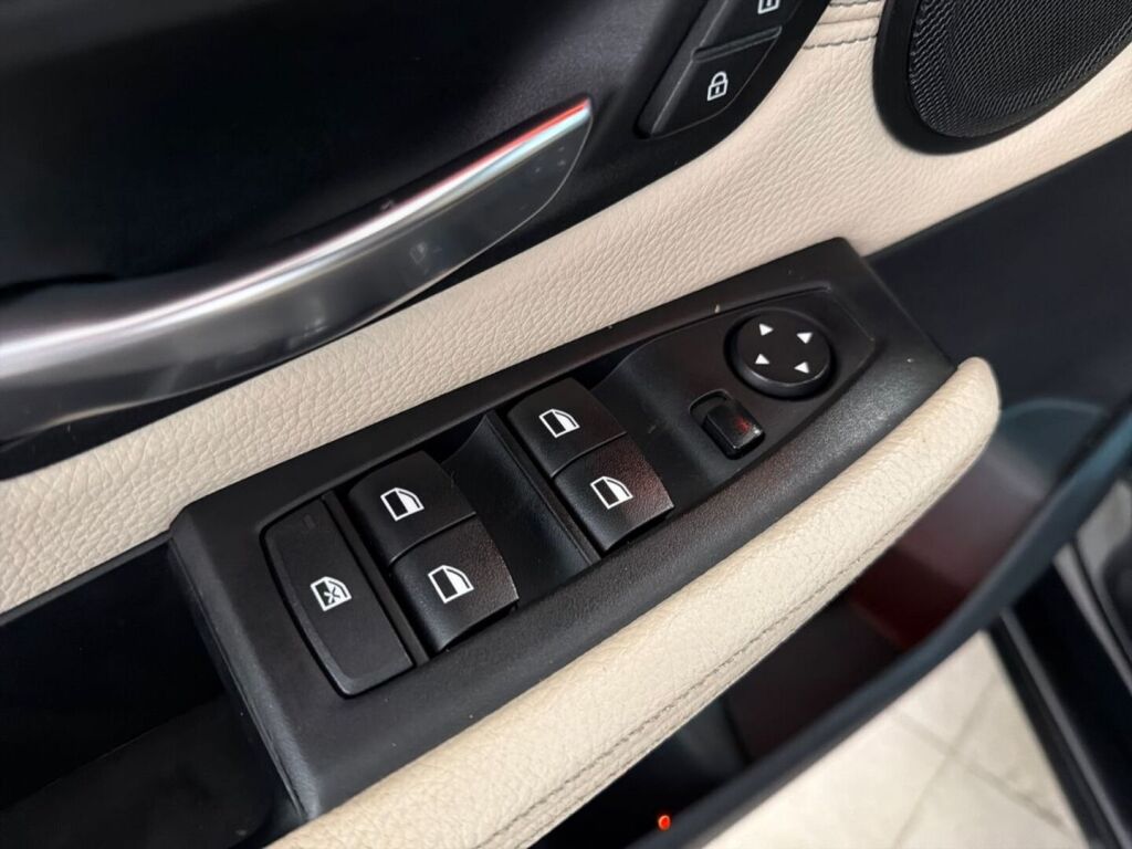 BMW 216 2016 Musta