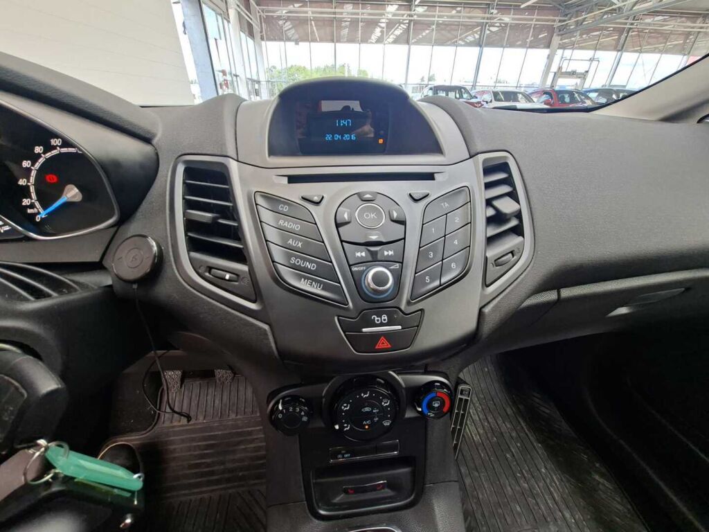 Ford Fiesta 2016 Punainen