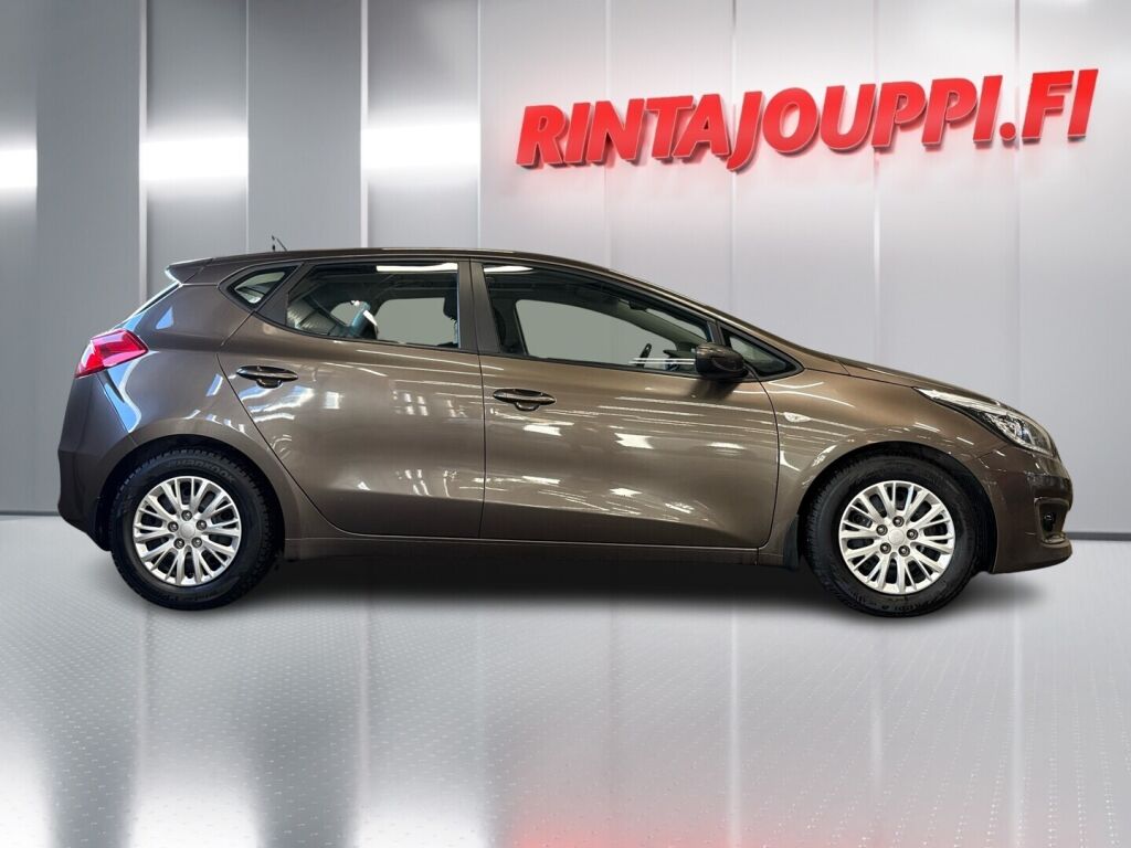 Kia Ceed 2016 Ruskea (beige)