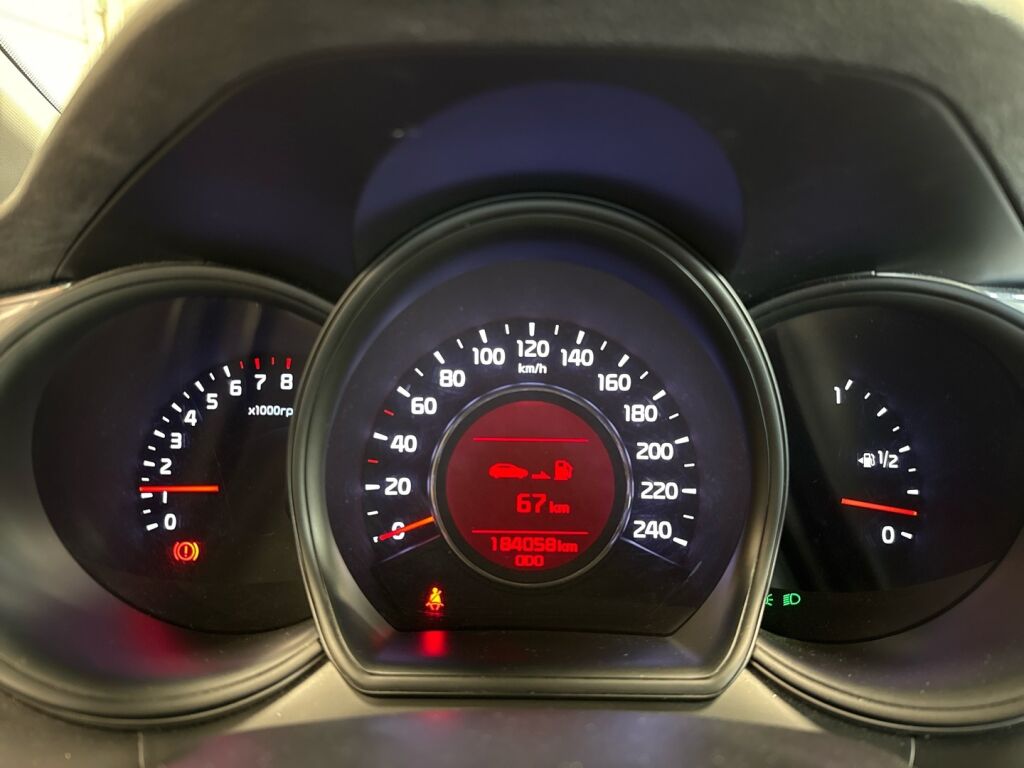 Kia Ceed 2016 Ruskea (beige)