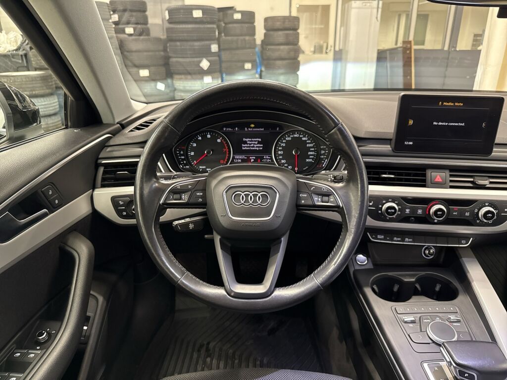 Audi A4 2016 Musta