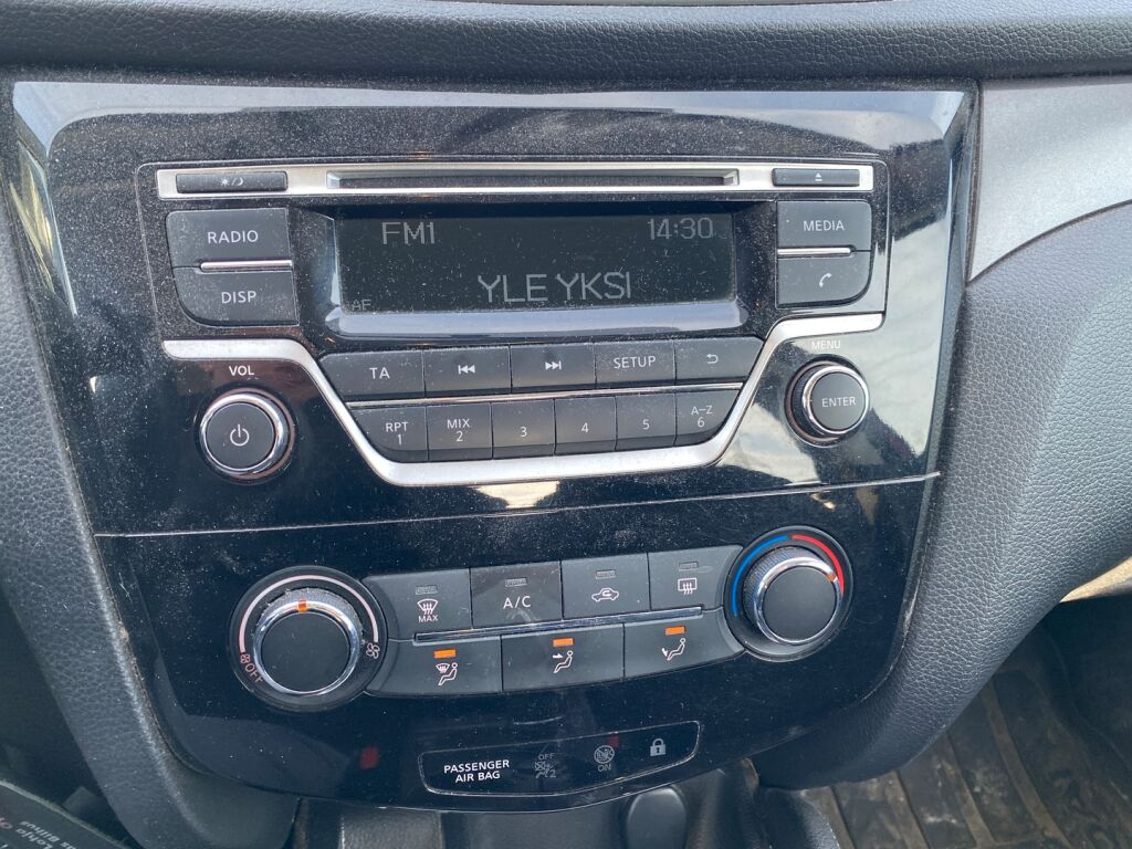 Nissan Qashqai 2016 Punainen