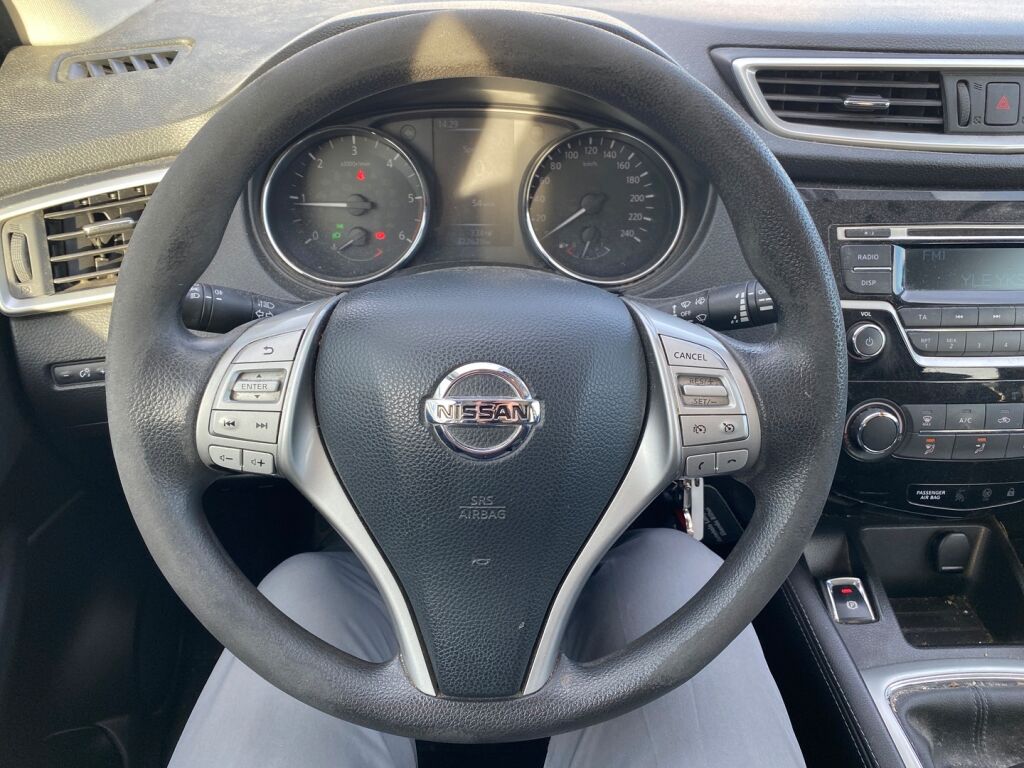 Nissan Qashqai 2016 Punainen