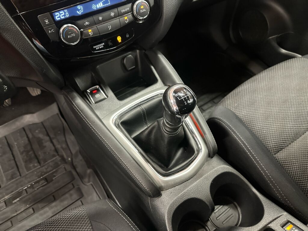 Nissan Qashqai 2016 Harmaa