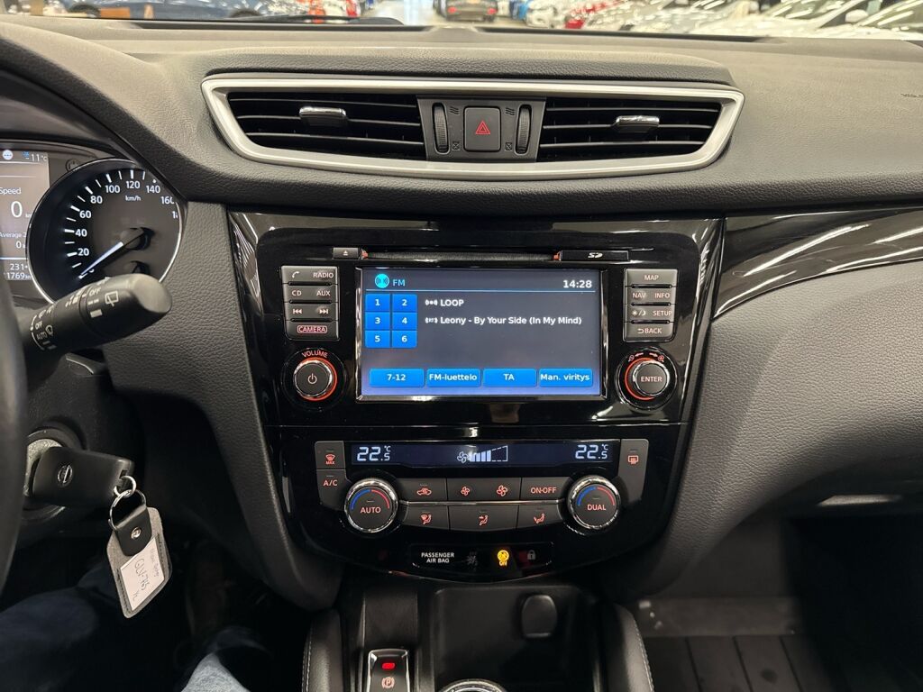 Nissan Qashqai 2016 Punainen