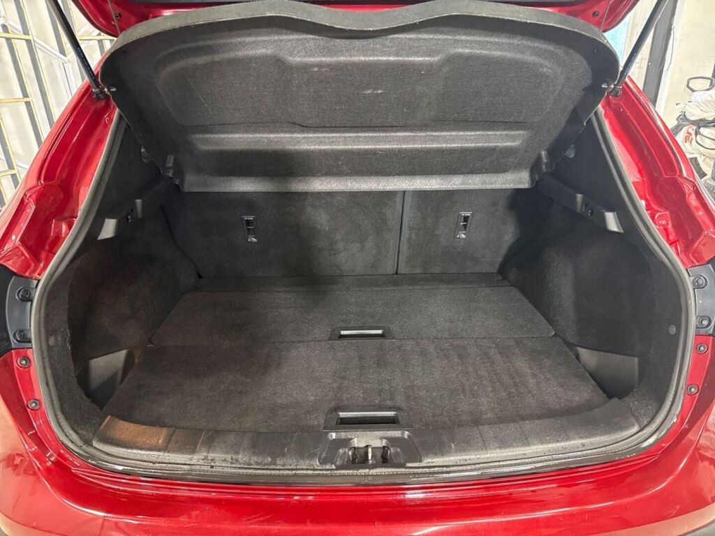 Nissan Qashqai 2016 Punainen