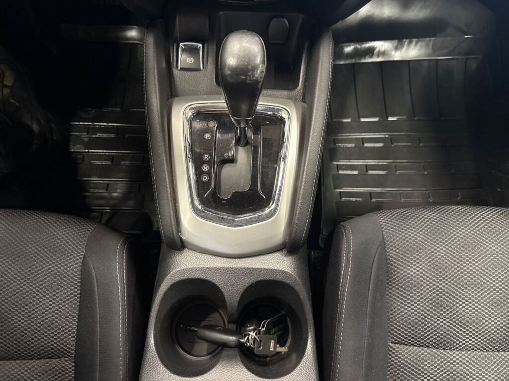 Nissan Qashqai 2016 Punainen