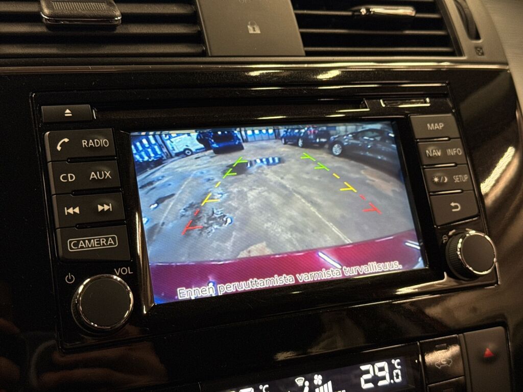 Nissan Pulsar 2016 Punainen