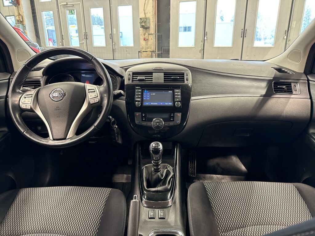Nissan Pulsar 2016 Punainen