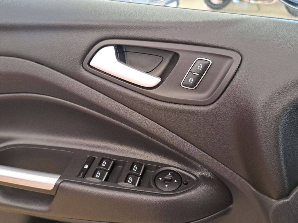 Ford Kuga 2016 Valkoinen