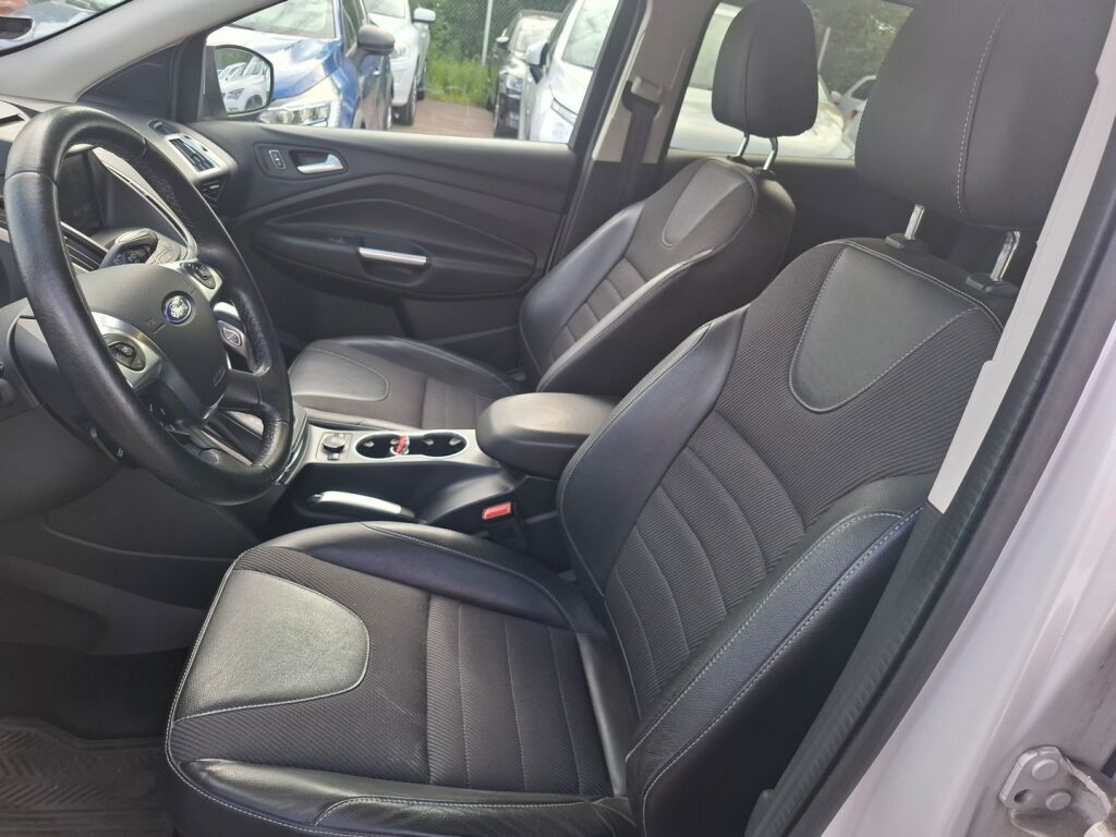 Ford Kuga 2016 Valkoinen