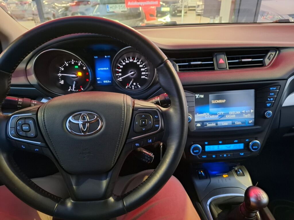 Toyota Avensis 2015 Harmaa