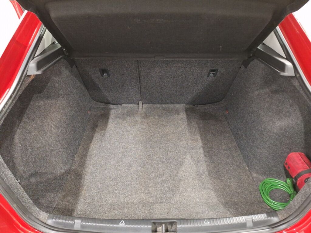 Seat Toledo 2016 Punainen