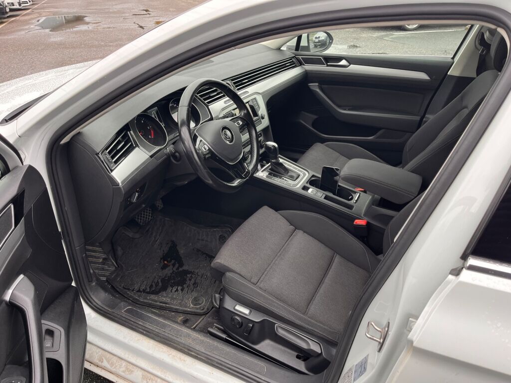 Volkswagen Passat 2016 Valkoinen