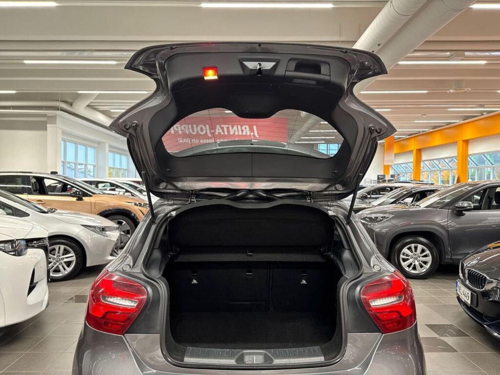 Mercedes-Benz A 2015 Harmaa