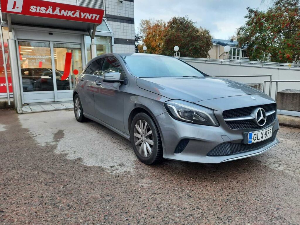 Mercedes-Benz A 2015 Harmaa