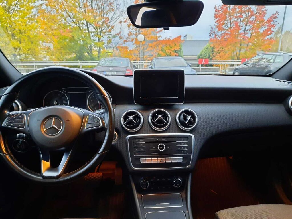 Mercedes-Benz A 2015 Harmaa