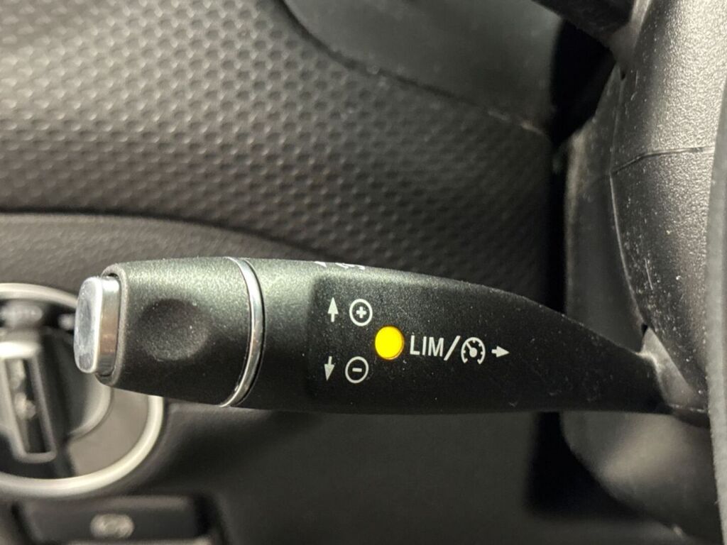 Mercedes-Benz A 2015 Harmaa