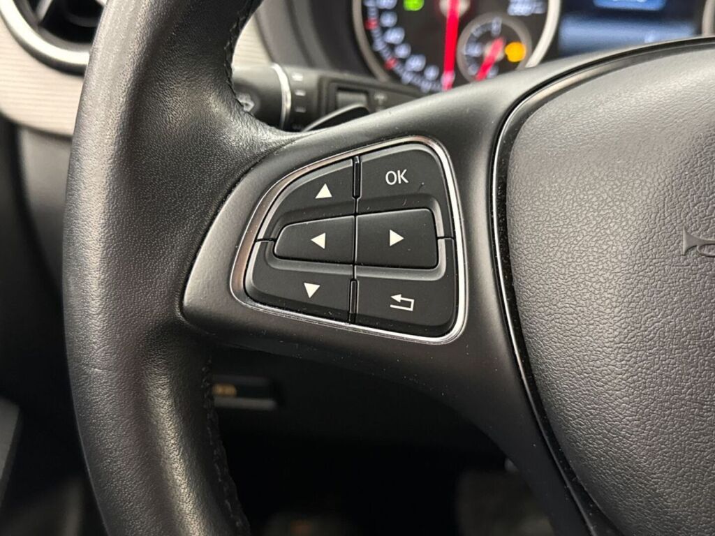 Mercedes-Benz B 2016 Musta