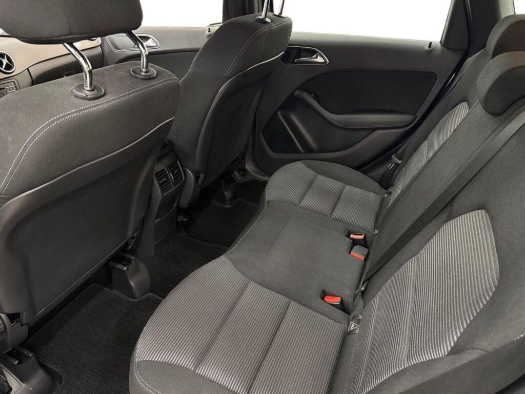 Mercedes-Benz B 2016 Musta