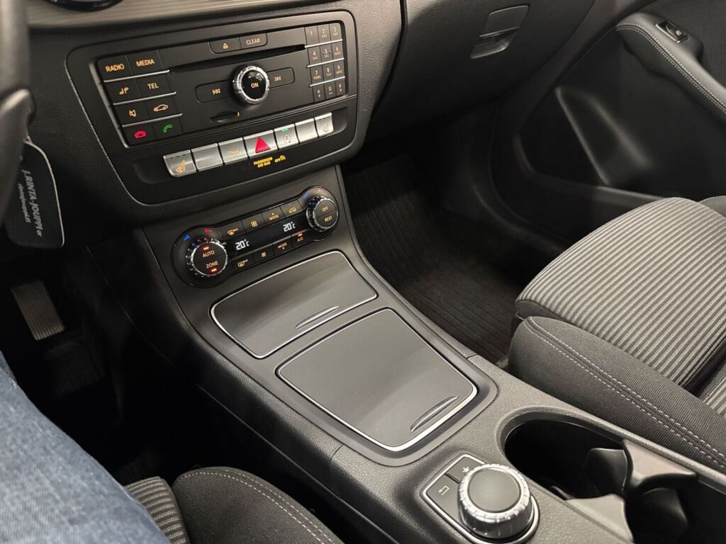 Mercedes-Benz B 2016 Musta