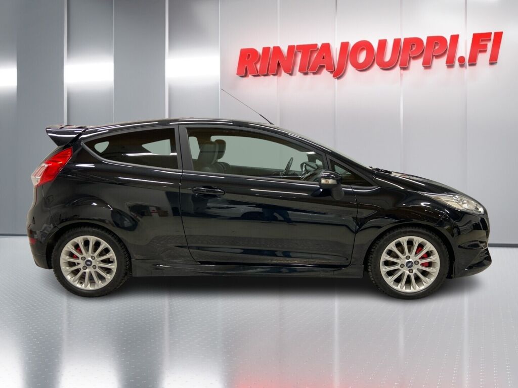 Ford Fiesta 2016 Musta