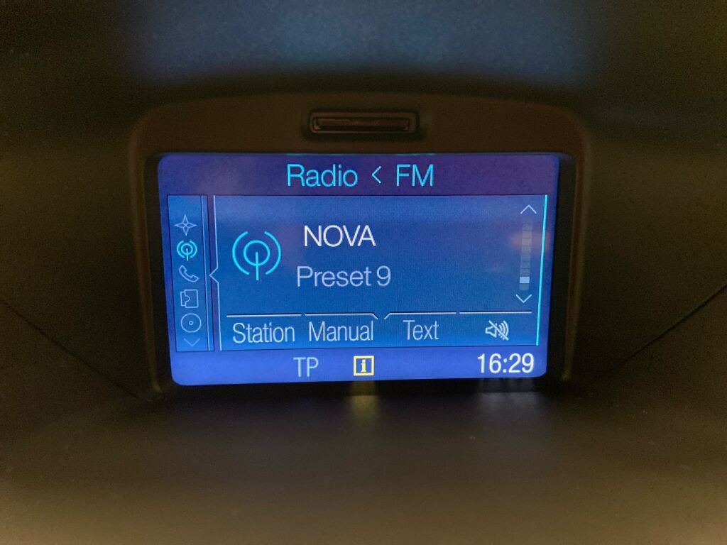 Ford Fiesta 2016 Musta