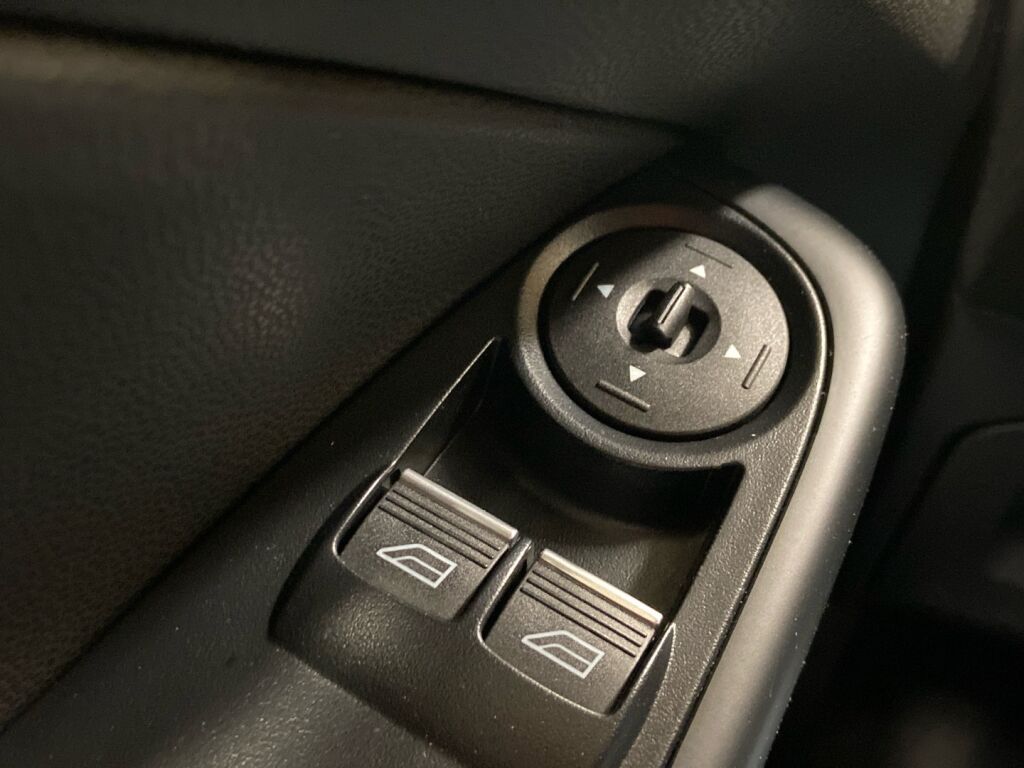 Ford Fiesta 2016 Musta