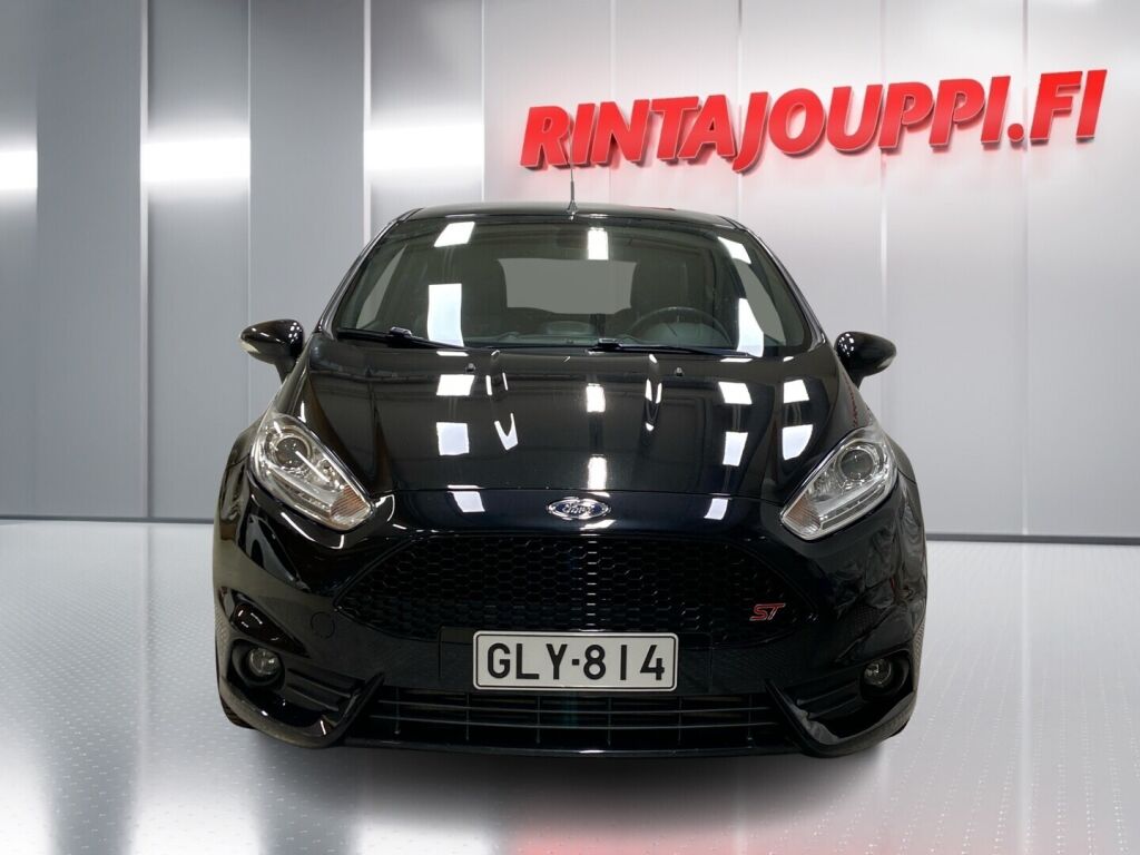 Ford Fiesta 2016 Musta