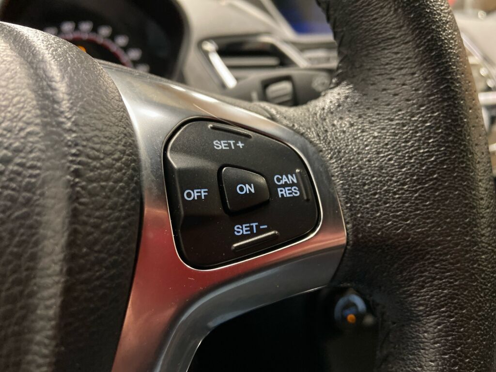 Ford Fiesta 2016 Musta