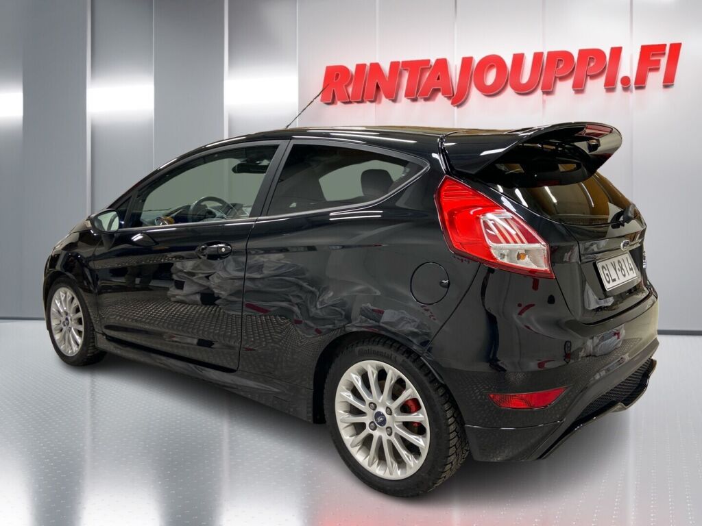 Ford Fiesta 2016 Musta