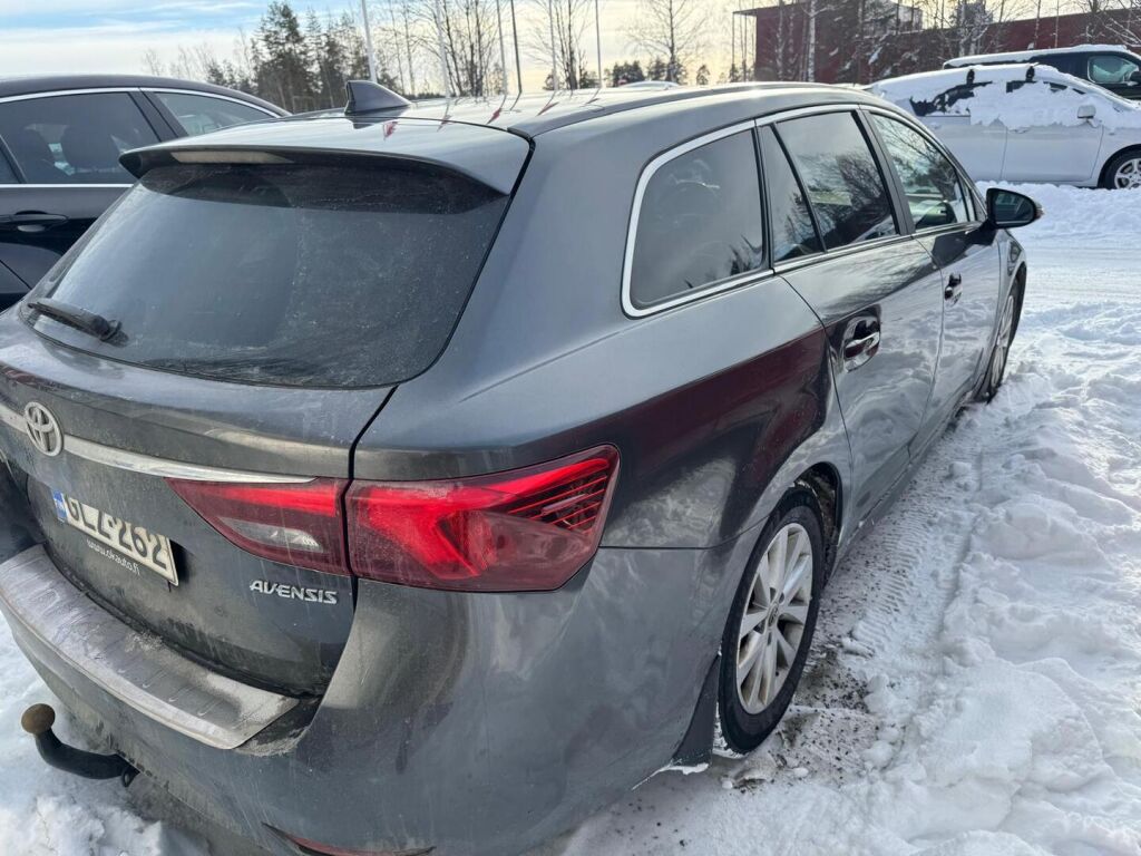 Toyota Avensis 2016 Harmaa