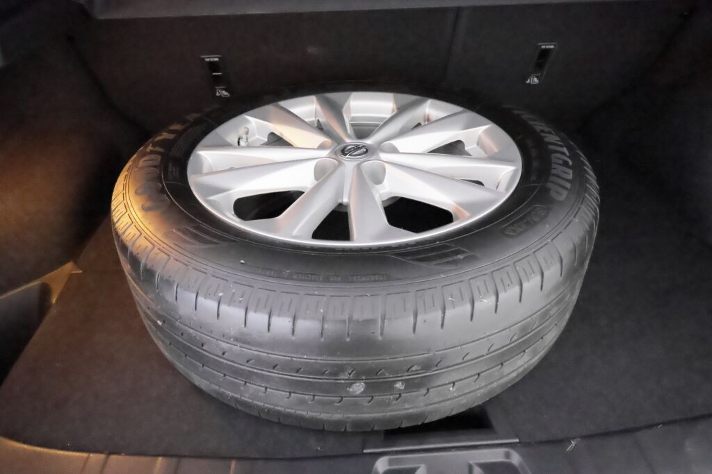 Nissan Qashqai 2016 Punainen