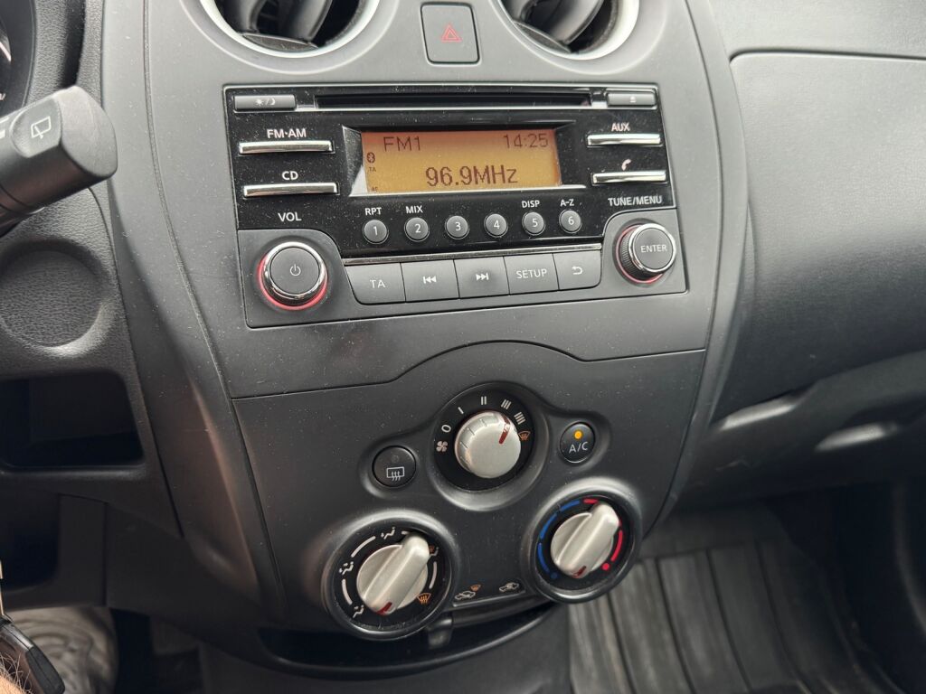 Nissan Note 2016 Musta