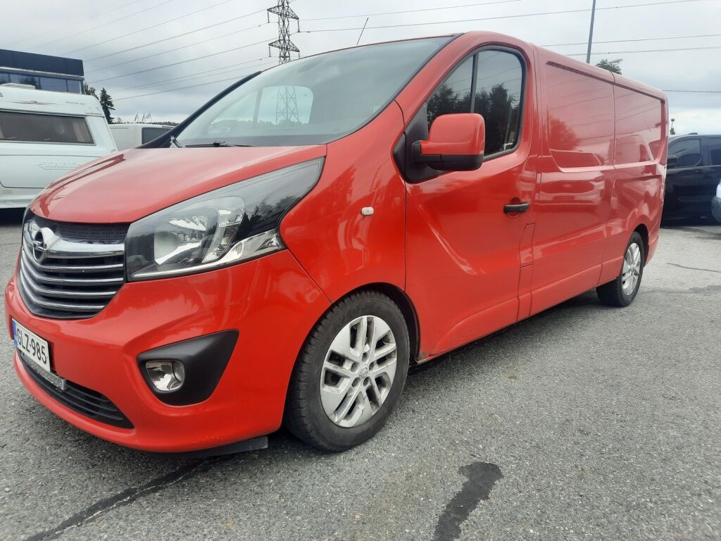 Opel Vivaro 2016 Punainen