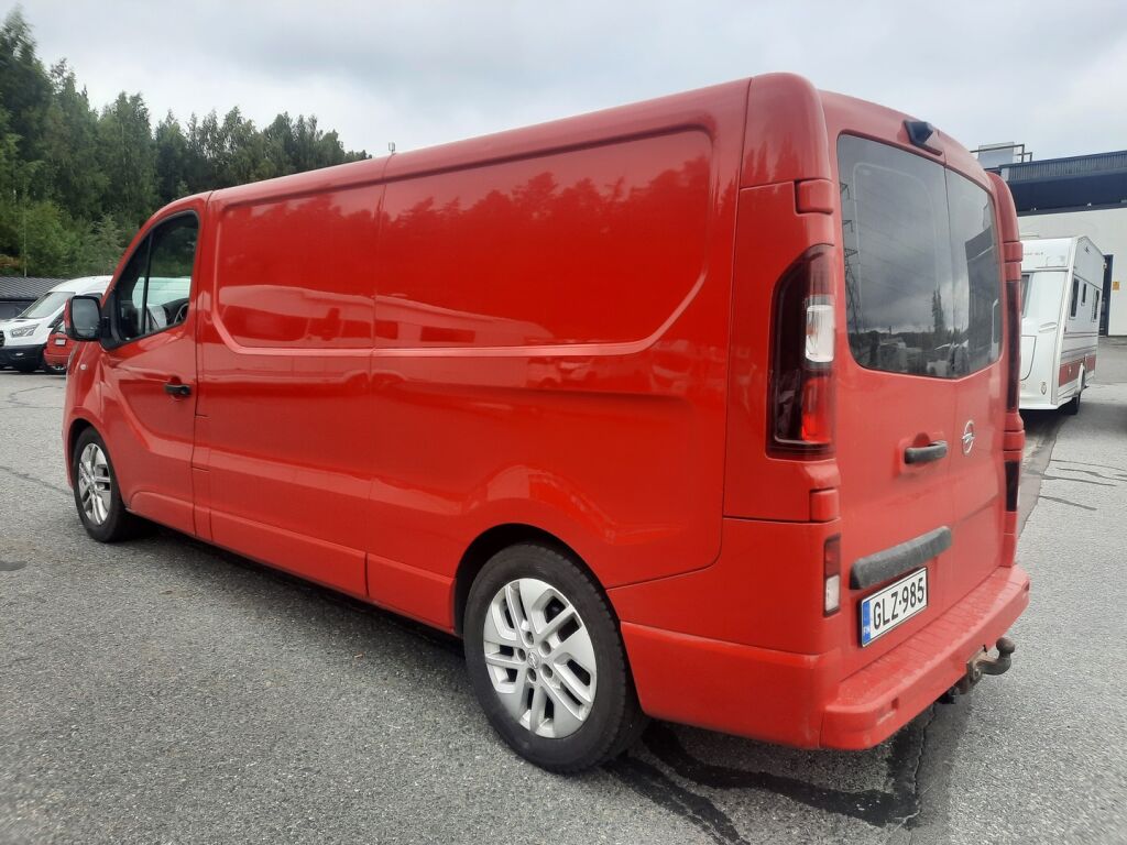 Opel Vivaro 2016 Punainen